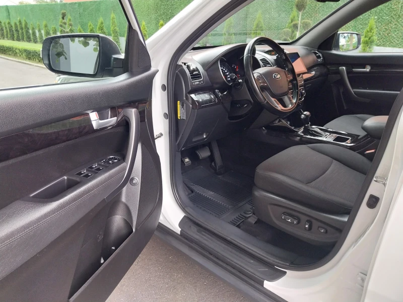 Kia Sorento * 4x4 * /3.3i/NAVI+ FUL/ ASIS-LINE/V6-AWD-BEST, снимка 11 - Автомобили и джипове - 52990117