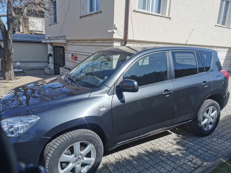 Toyota Rav4 2.2 D4D, снимка 2 - Автомобили и джипове - 53260740