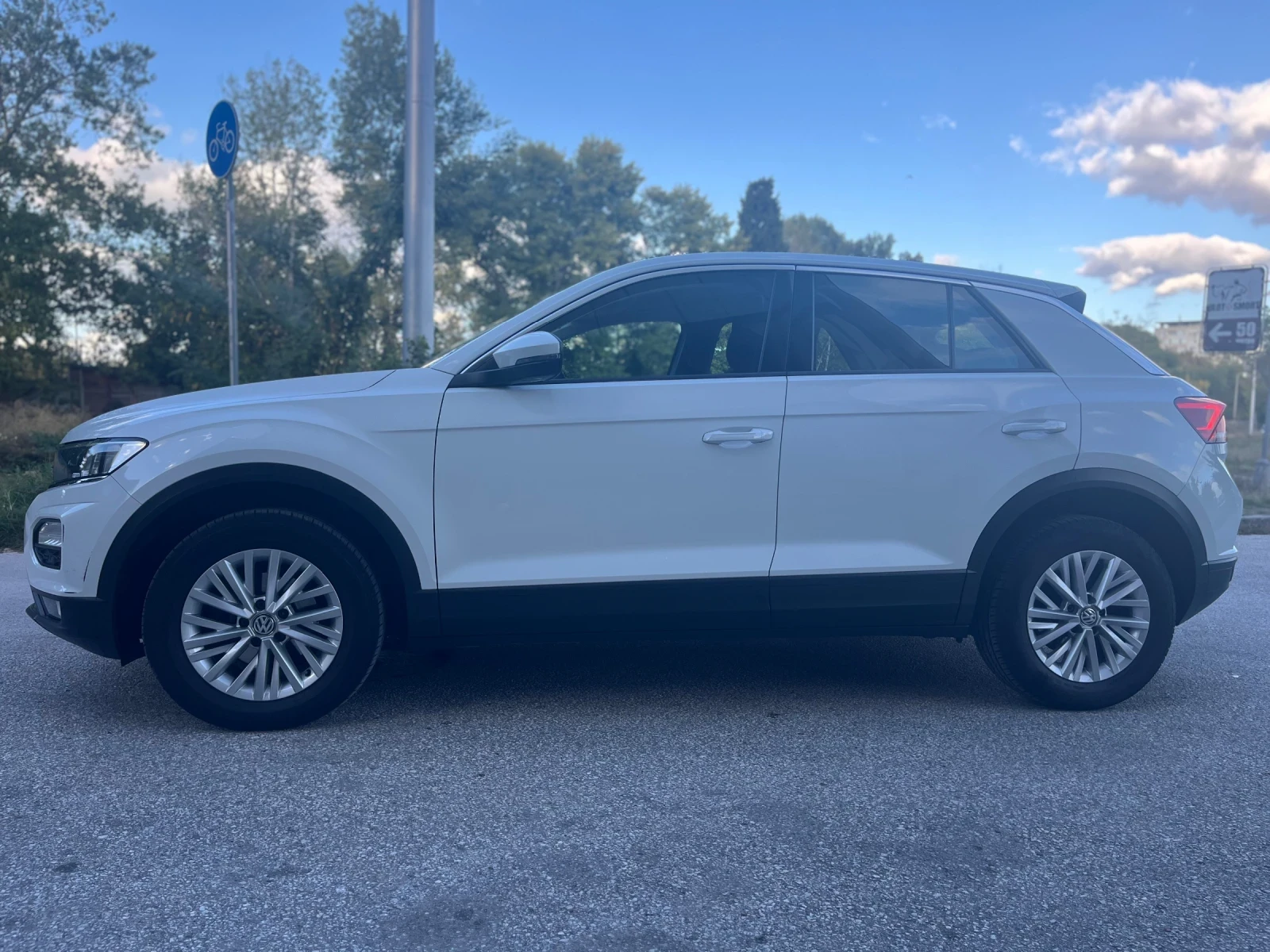 VW T-Roc 1.6 дизел Full екстри Park pilot 6 скорости - изображение 4