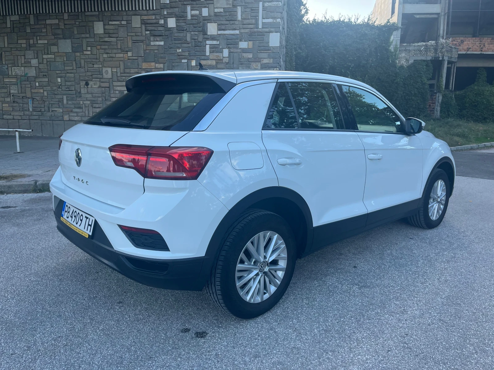 VW T-Roc 1.6 дизел Full екстри Park pilot 6 скорости - изображение 7