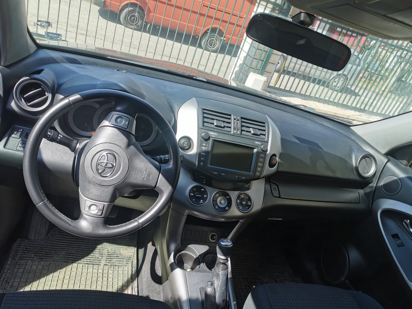 Toyota Rav4 2.2 D4D - изображение 9