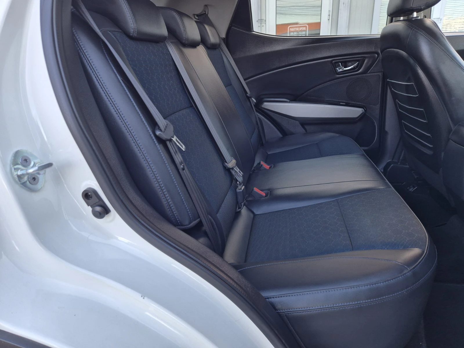 SsangYong Tivoli 1.6D-116кс-AUTOMATIC-180000км-СУПЕР СЪСТОЯНИЕ, снимка 14 - Автомобили и джипове - 53786261