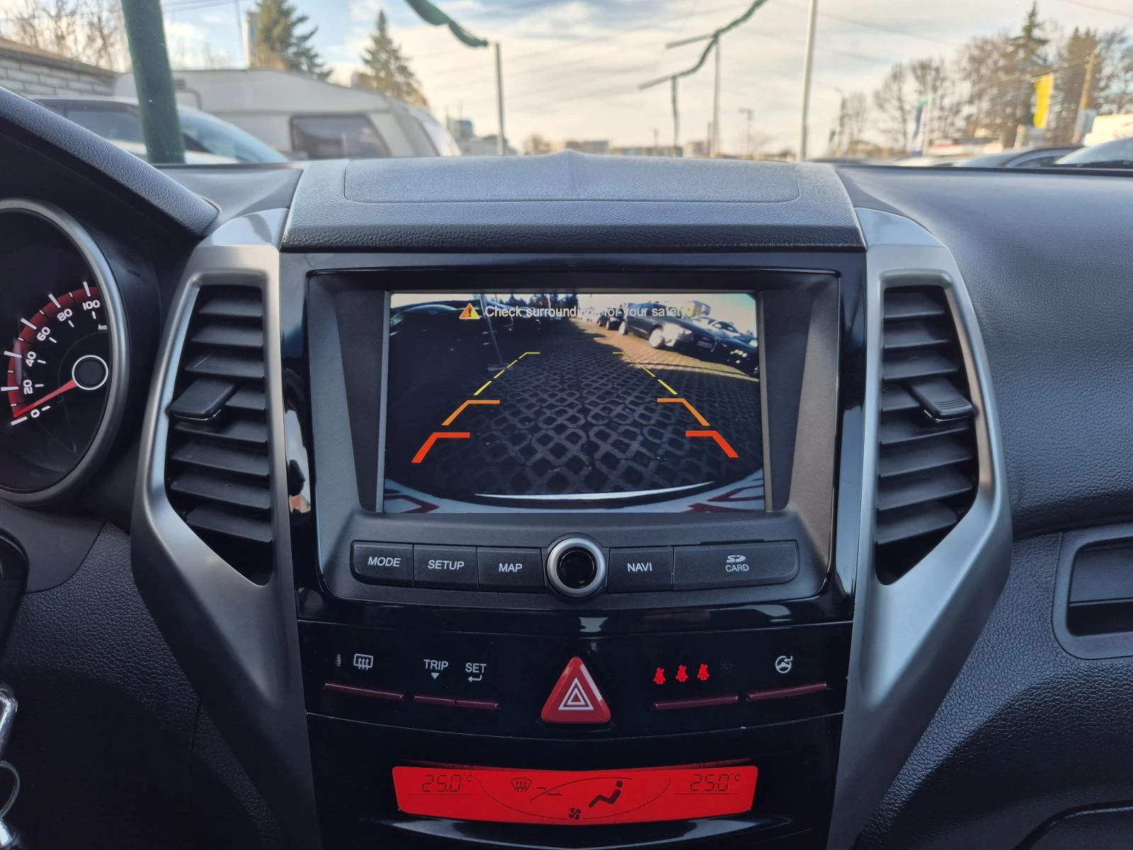 SsangYong Tivoli 1.6D-116кс-AUTOMATIC-180000км-СУПЕР СЪСТОЯНИЕ, снимка 11 - Автомобили и джипове - 53786261