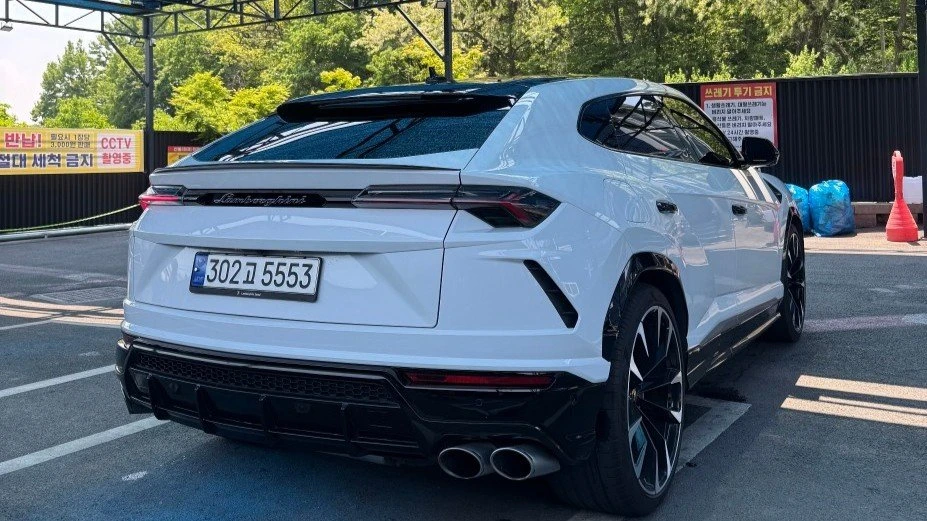 Lamborghini Urus KEYLESS* ЕЛ. БАГАЖНИК* КРАЙНА ЦЕНА, снимка 7 - Автомобили и джипове - 55336493