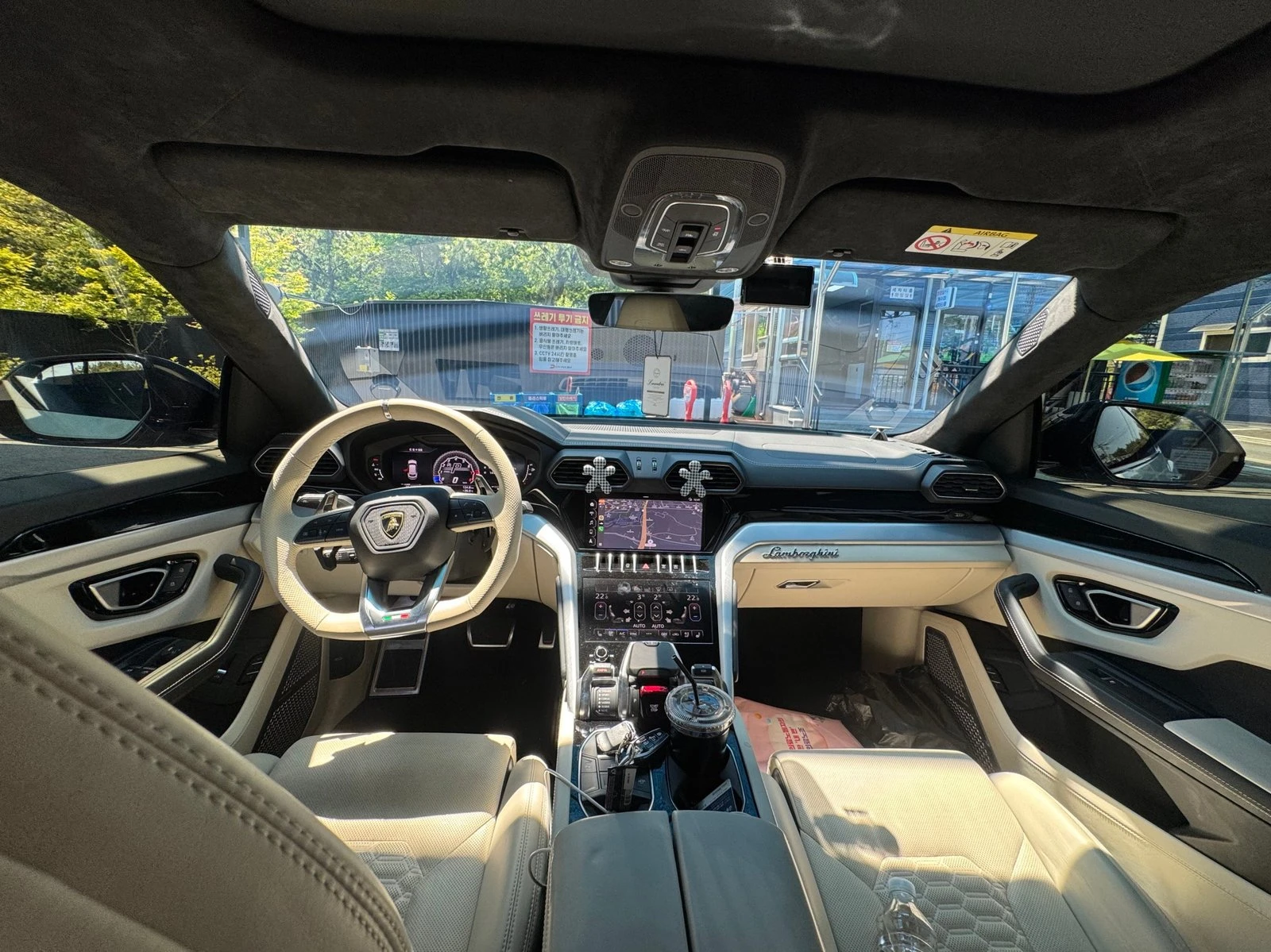 Lamborghini Urus KEYLESS* ЕЛ. БАГАЖНИК* КРАЙНА ЦЕНА, снимка 9 - Автомобили и джипове - 55336493