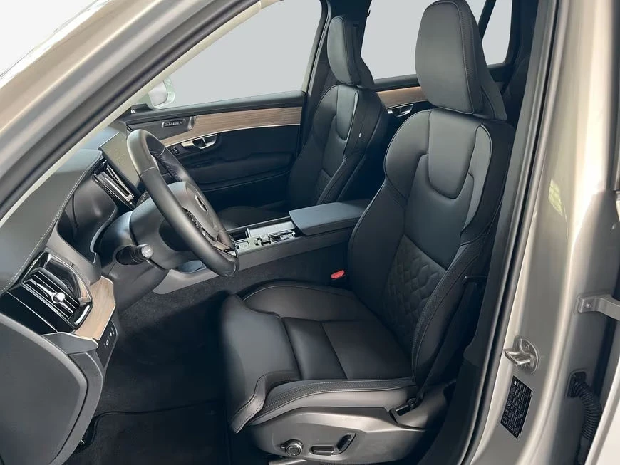 Volvo Xc90 PHEV/455HP/7S/PLUS-BRIGHT/MATRIX/360/MEMO/H&K/621q, снимка 5 - Автомобили и джипове - 55736321