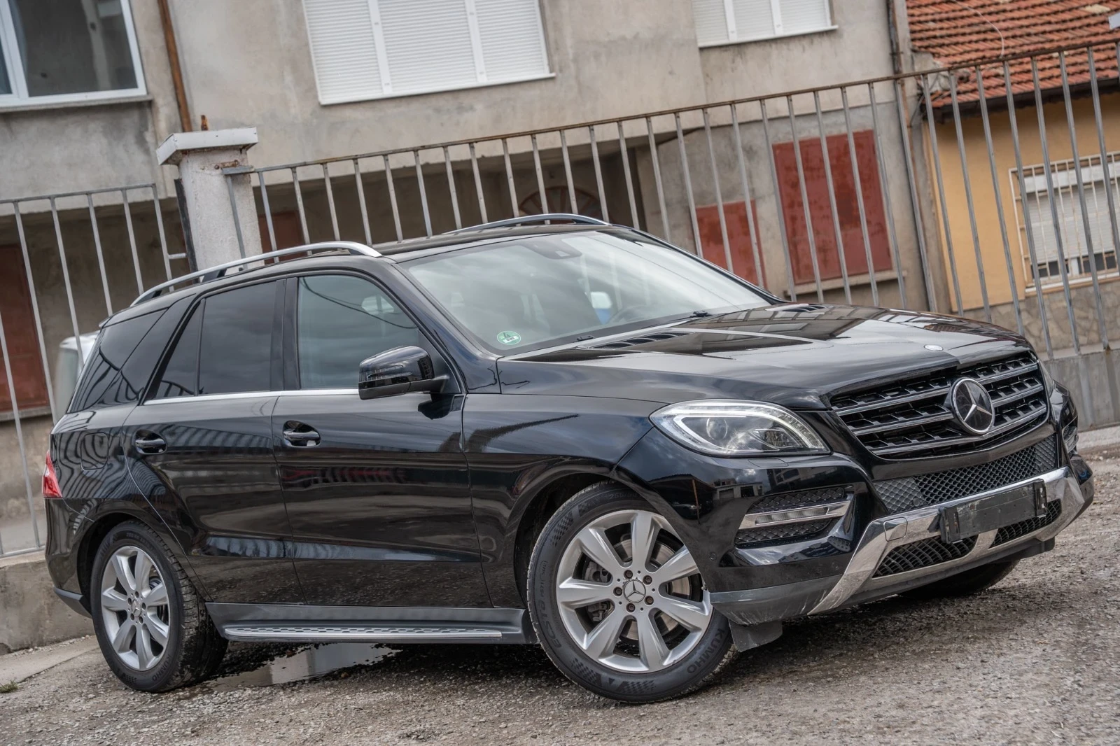 Mercedes-Benz ML 350 DISTRONIC-ОБДУХВАНЕ-КАМЕРА-HARMAN KARDON-FUL MAX