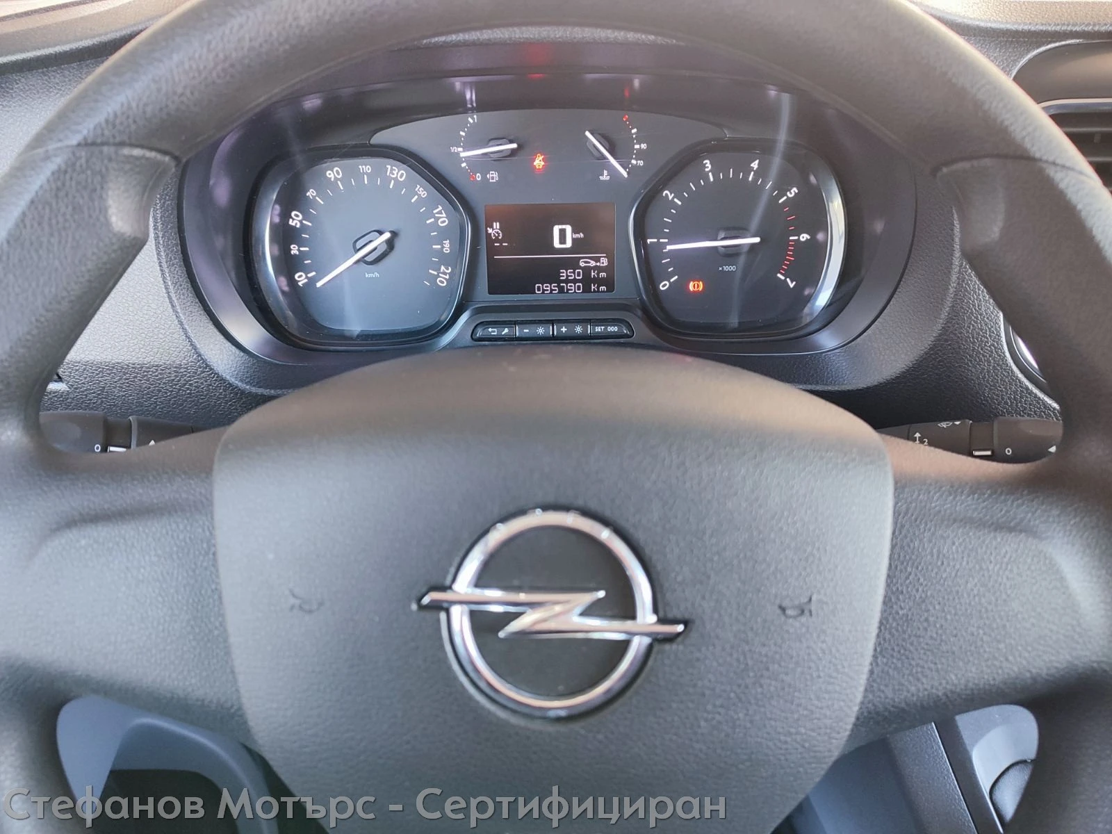 Opel Vivaro M Cargo Edition 1.5 Diesel (120hp) MT6 - изображение 9