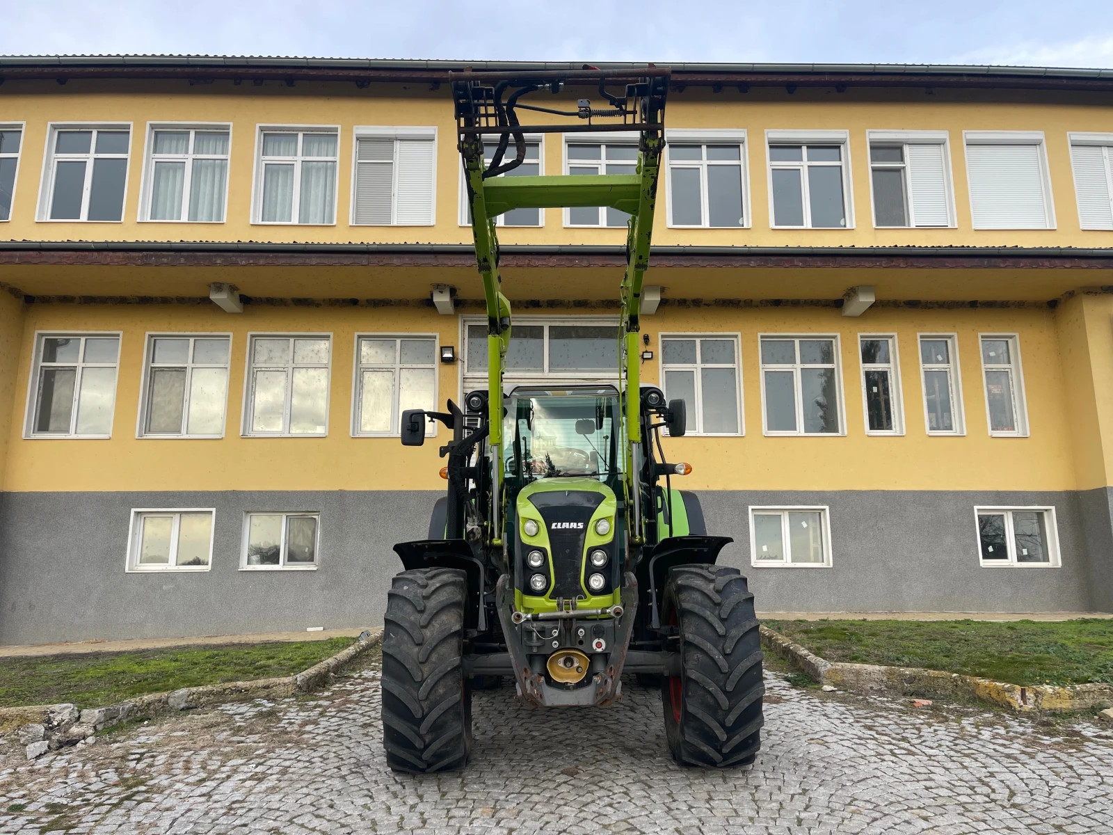 Трактор Claas ARION 460 CIS С ТОВАРАЧ ЛИЗИНГ - изображение 2