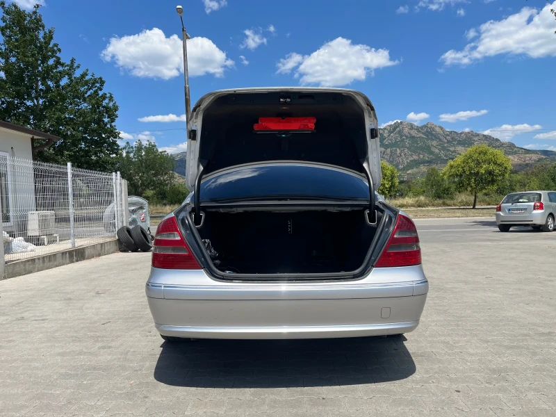 Mercedes-Benz E 270 * * ПЕРФЕКТЕН* * , снимка 9 - Автомобили и джипове - 47069319