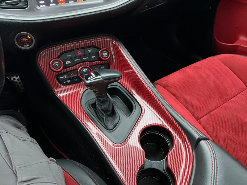 Dodge Challenger * 392 SCAT PACK* CARFAX * БЕЗ ПЪРВОНАЧАЛНА ВНОСКА, снимка 10 - Автомобили и джипове - 52661691