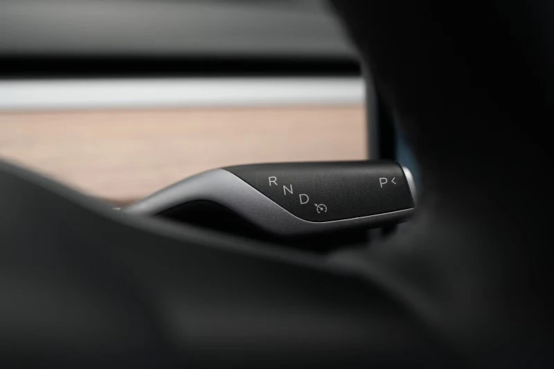 Tesla Model Y AWD/351HP/PANO/360/HUD/KLESS/AHK/L.ASSIST/650g, снимка 11 - Автомобили и джипове - 52662264