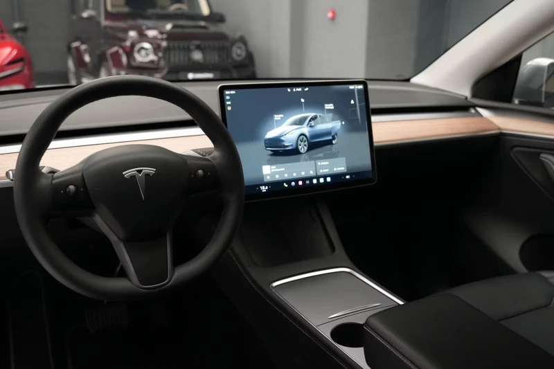 Tesla Model Y AWD/351HP/PANO/360/HUD/KLESS/AHK/L.ASSIST/650g, снимка 9 - Автомобили и джипове - 52662264