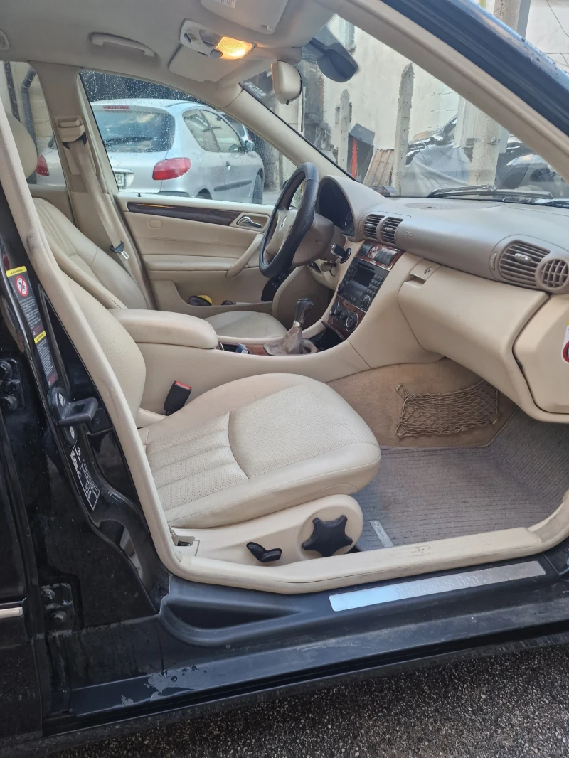 Mercedes-Benz C 220, снимка 9 - Автомобили и джипове - 53292895