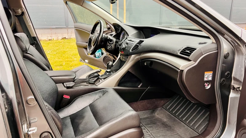 Honda Accord 2.4 Executive, снимка 9 - Автомобили и джипове - 53483376