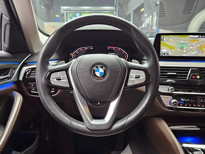 BMW 520 d-Luxury- САМО 30% АВАНС, снимка 13 - Автомобили и джипове - 55740806