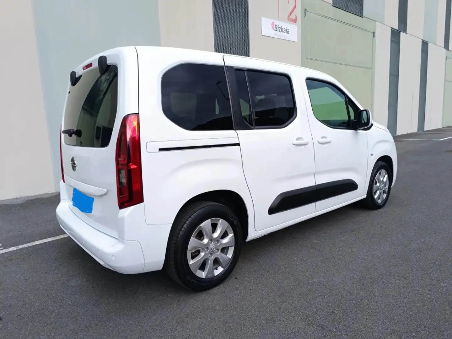 Opel Combo 1.5D - изображение 2