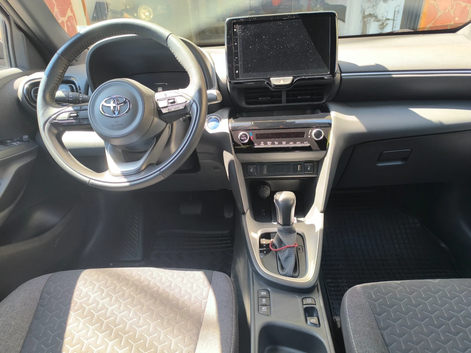 Toyota Yaris Cross 1.5 Hybrid - изображение 6
