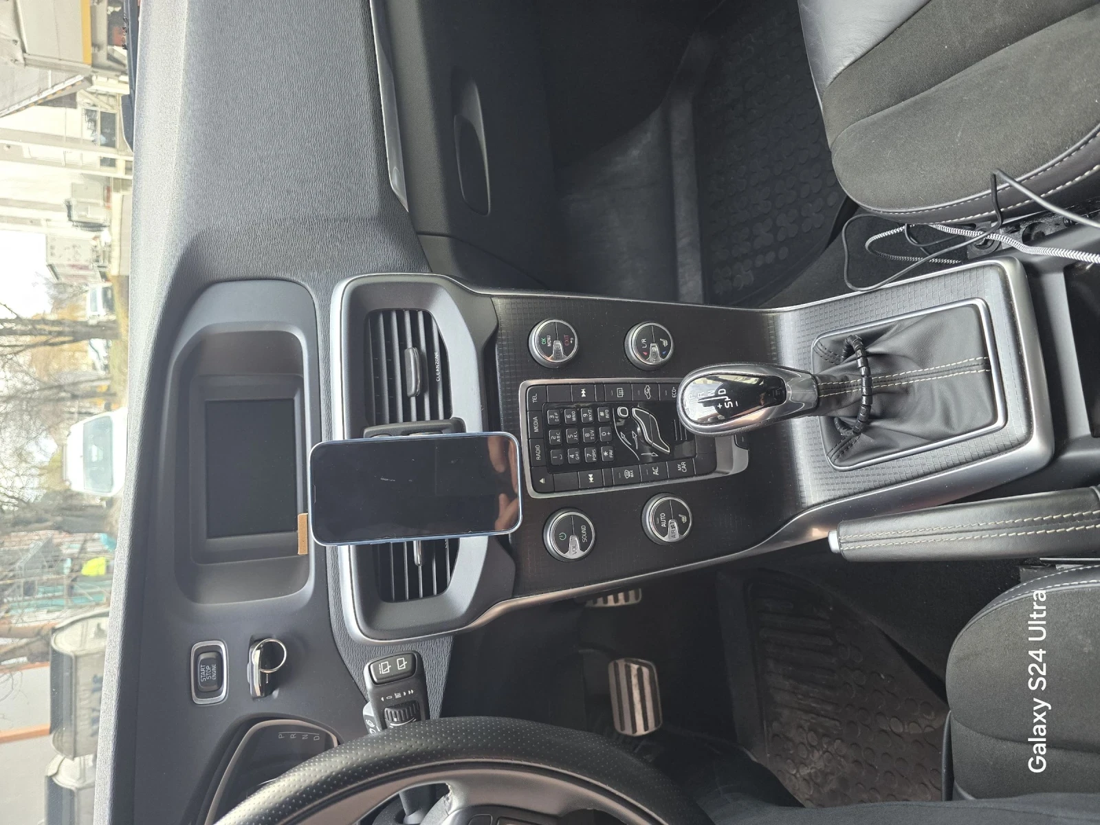 Volvo V40  - изображение 8