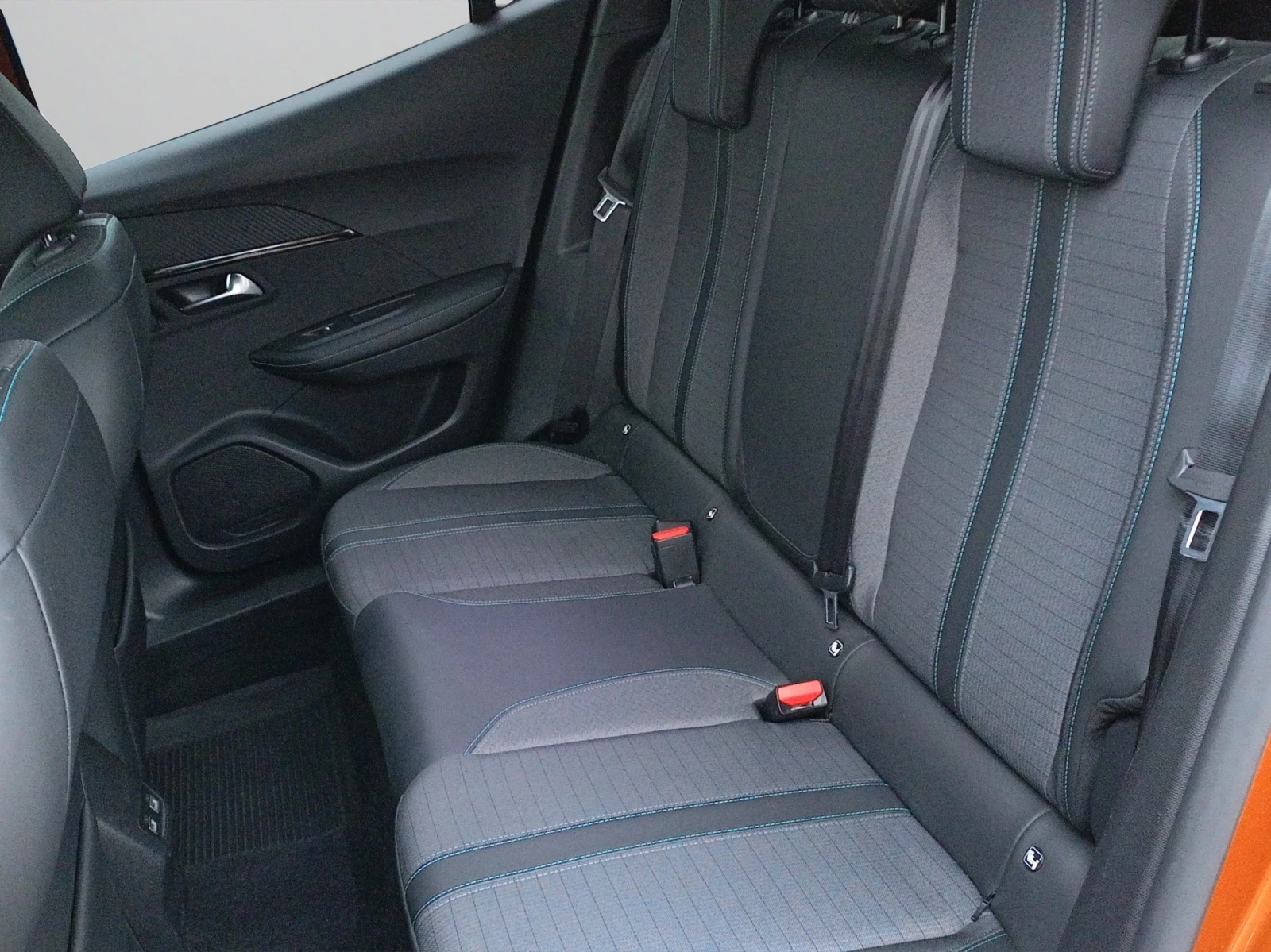 Peugeot 2008 New Line Up ALLURE 1.2 PureTech 130 BVM6 EURO6 | Mobile.bg � ����������� 11