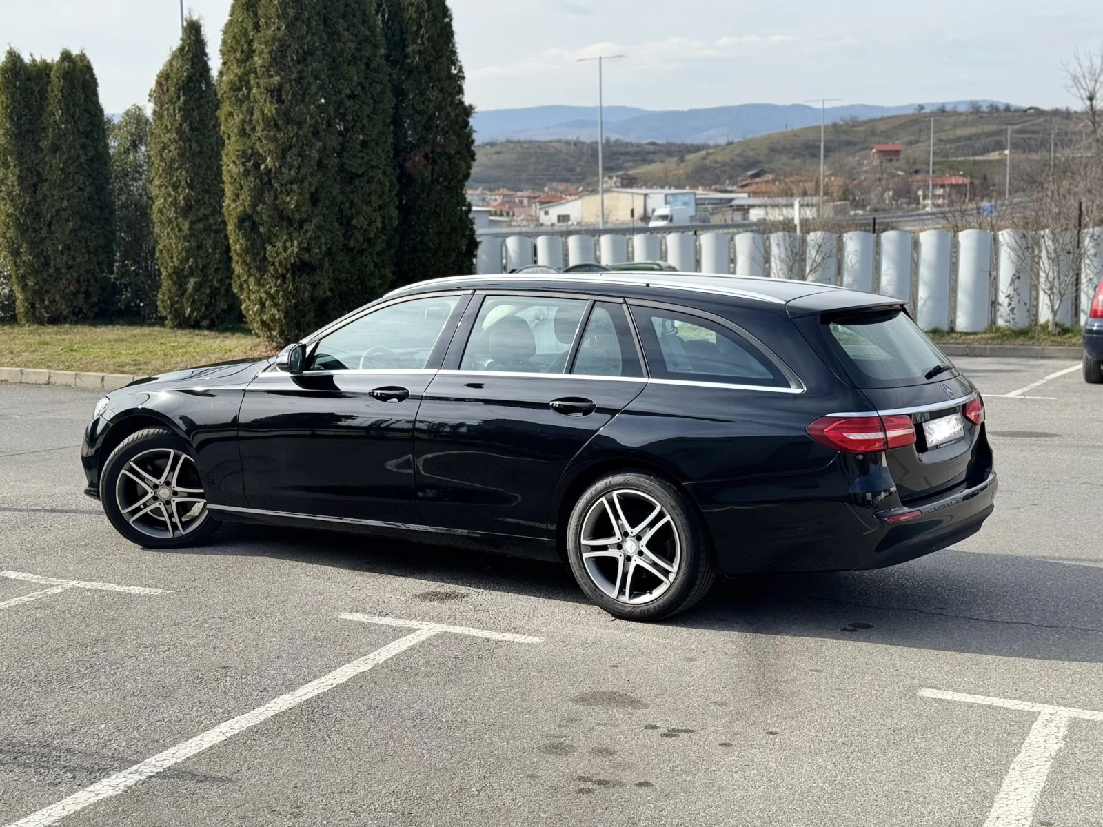 Mercedes-Benz E 200 6+ 1, снимка 4 - Автомобили и джипове - 53725810