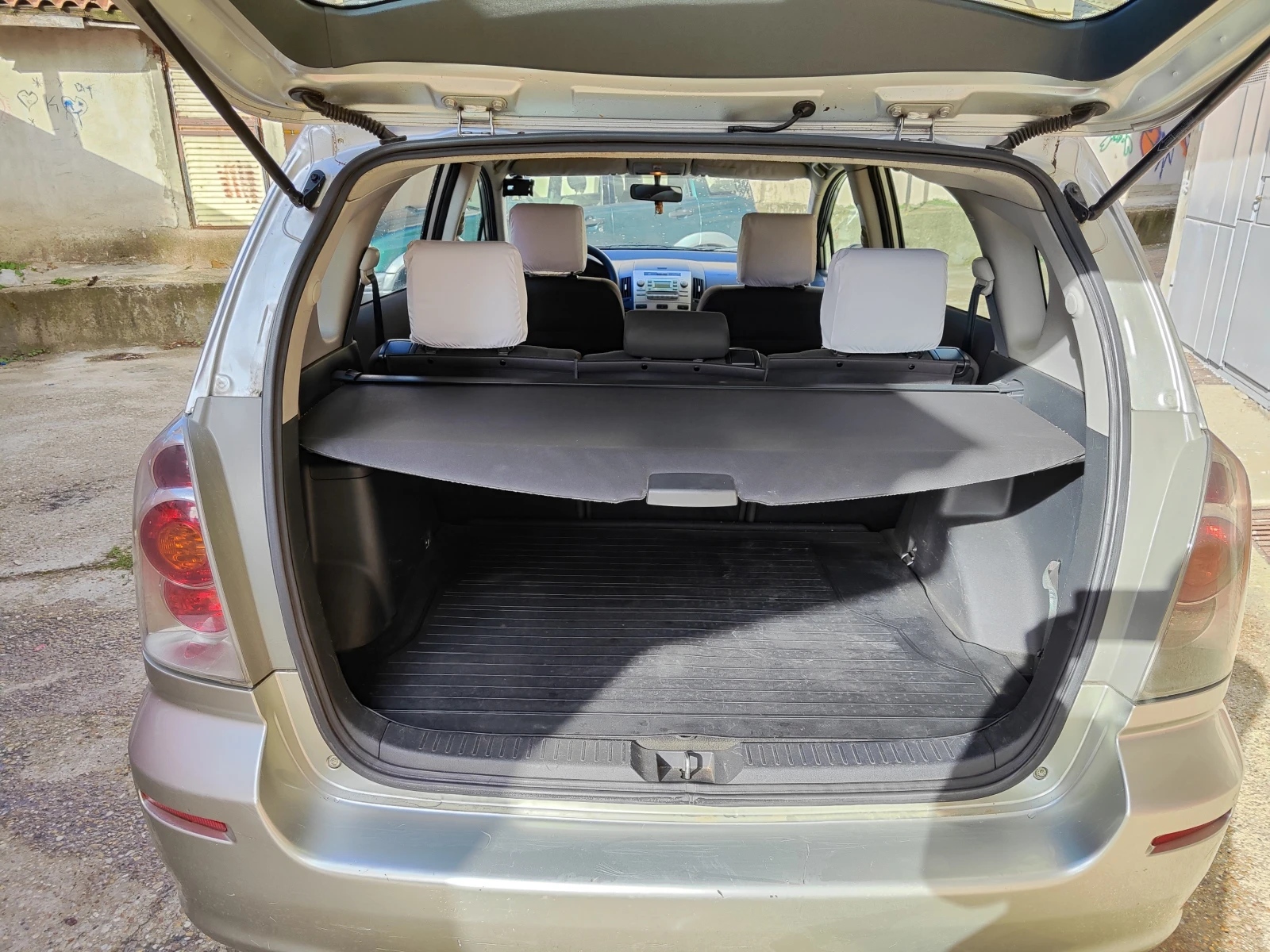 Toyota Corolla verso, снимка 6 - Автомобили и джипове - 54223035