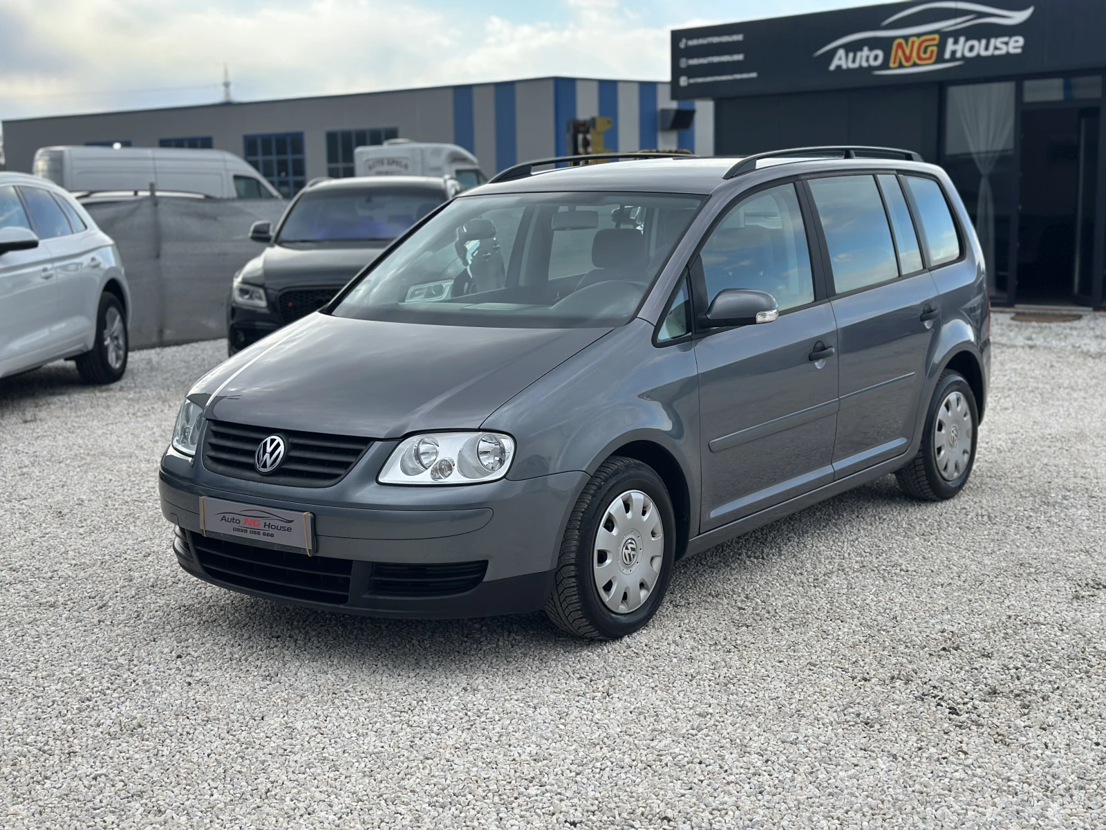 VW Touran 1.6 | 102 к.с., снимка 2 - Автомобили и джипове - 54357936