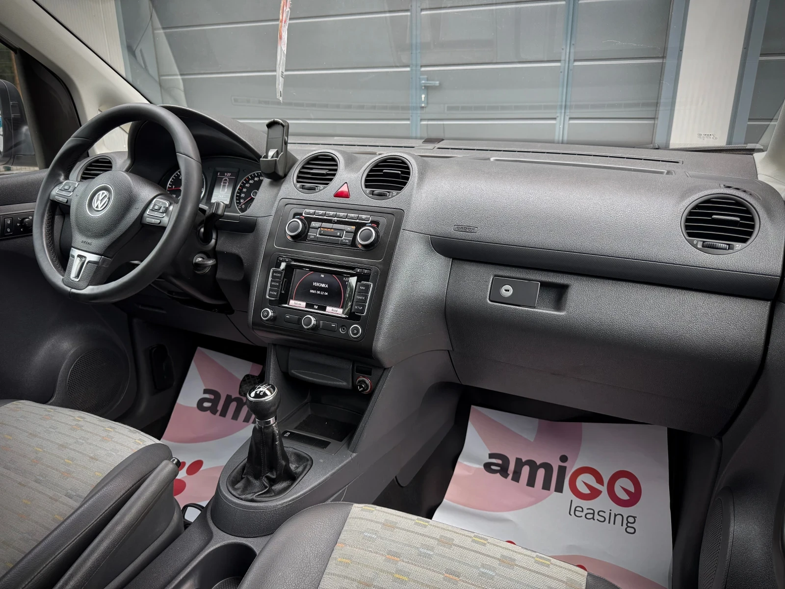 VW Caddy 2.0TDI * NAVI* Climatronic* ОБСЛУЖЕНО* , снимка 10 - Автомобили и джипове - 54870402