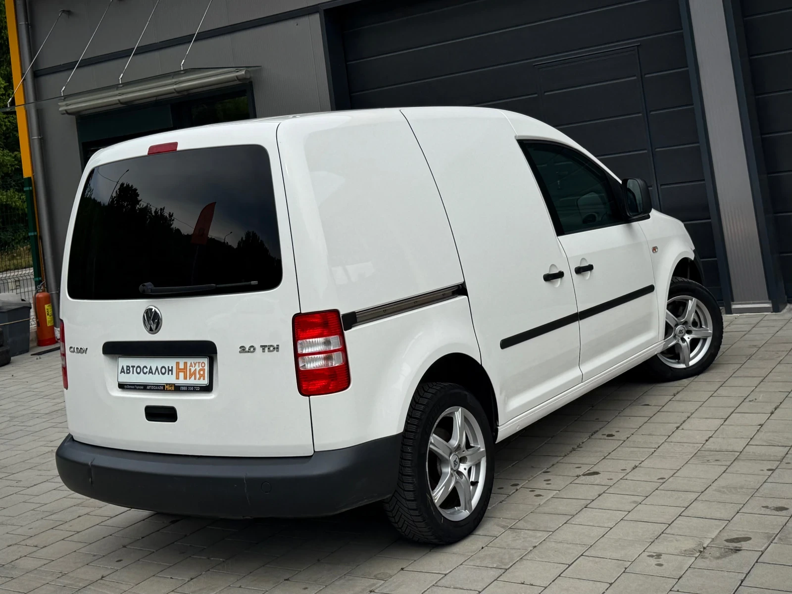 VW Caddy 2.0TDI * NAVI* Climatronic* ОБСЛУЖЕНО* , снимка 6 - Автомобили и джипове - 54870402