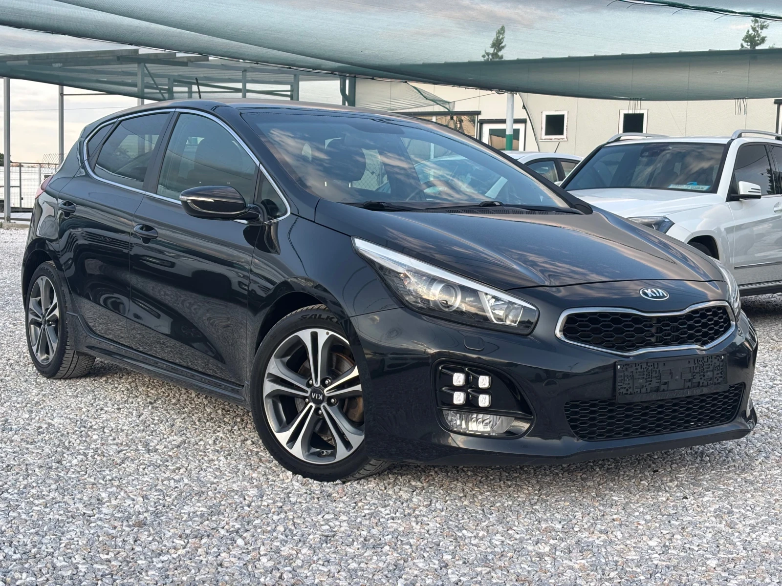 Kia Ceed Gt Line/Navi/Pano/Keyless/Cam, снимка 2 - Автомобили и джипове - 55383052