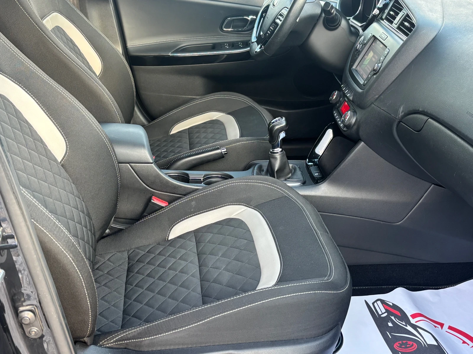 Kia Ceed Gt Line/Navi/Pano/Keyless/Cam, снимка 8 - Автомобили и джипове - 55383052