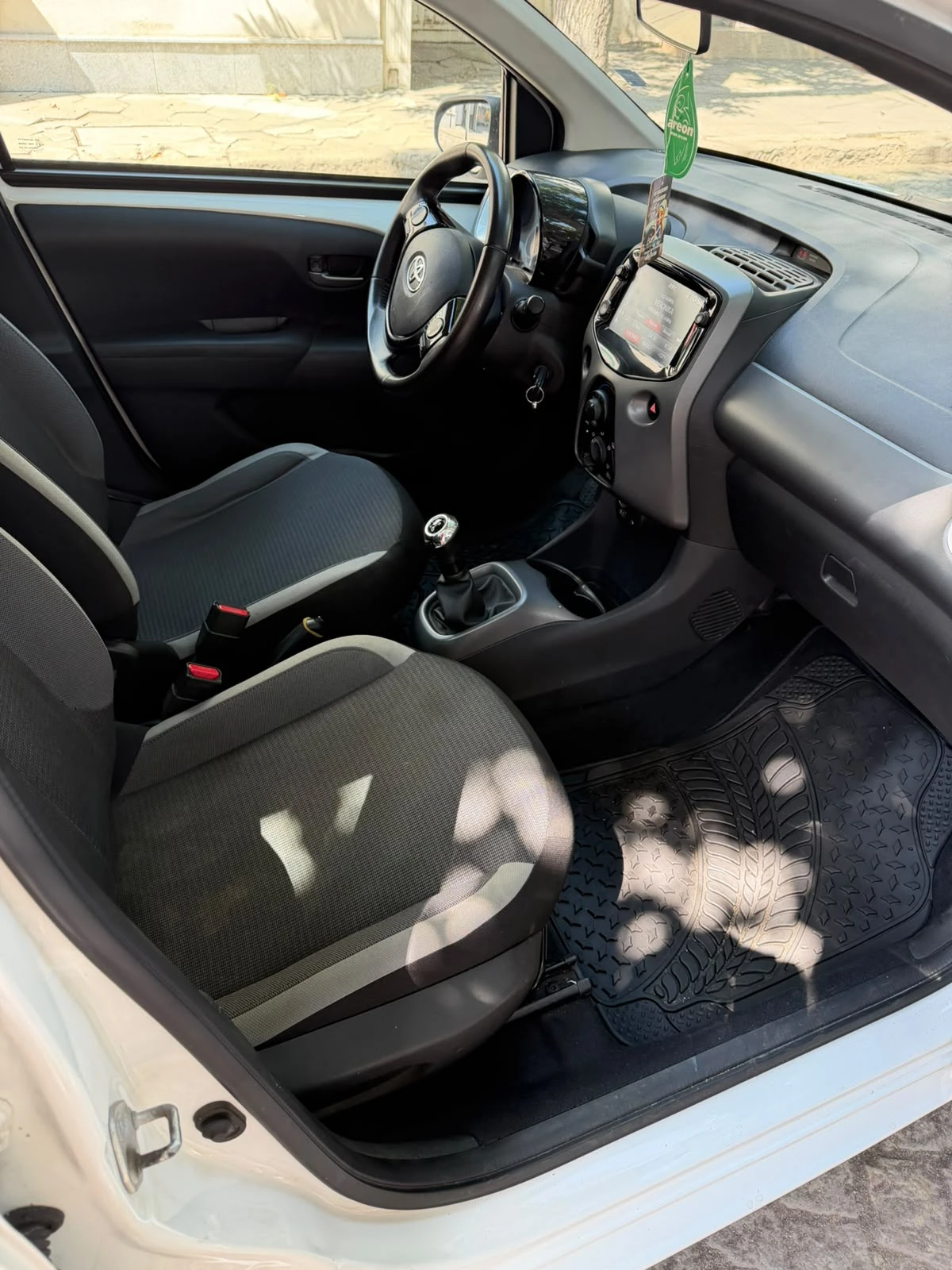 Toyota Aygo, снимка 9 - Автомобили и джипове - 55723876