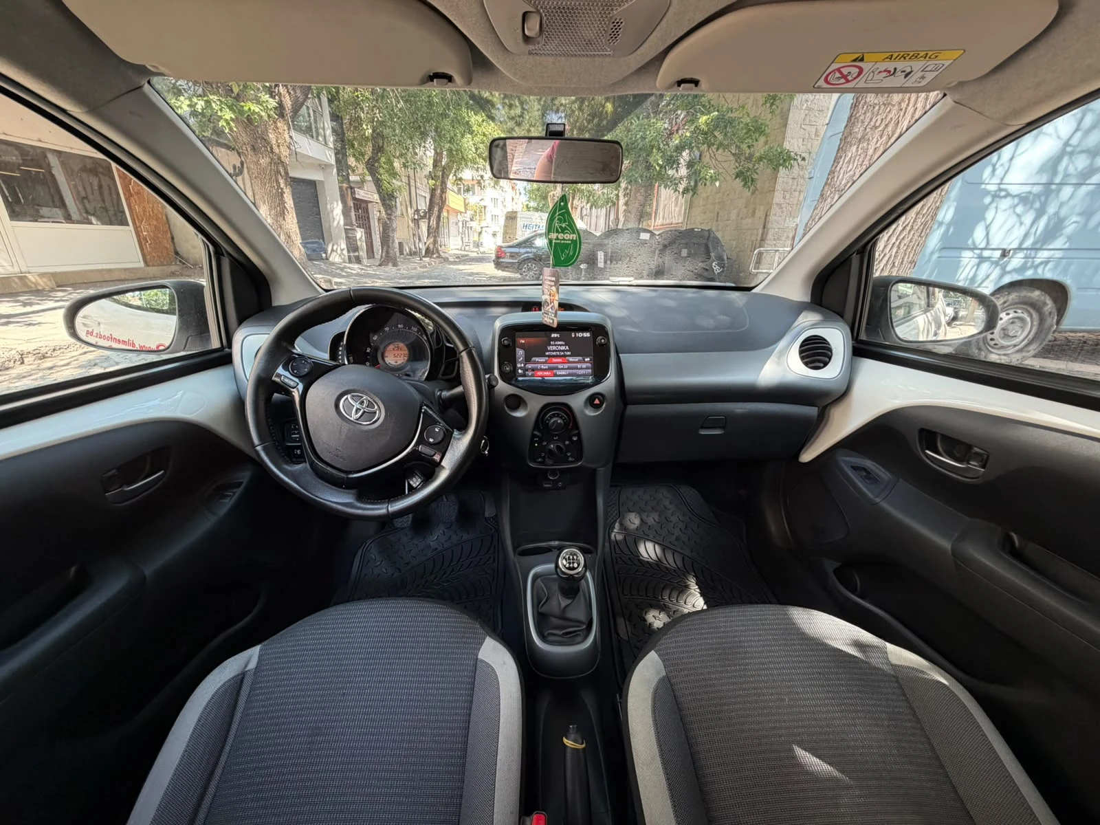 Toyota Aygo, снимка 10 - Автомобили и джипове - 55723876