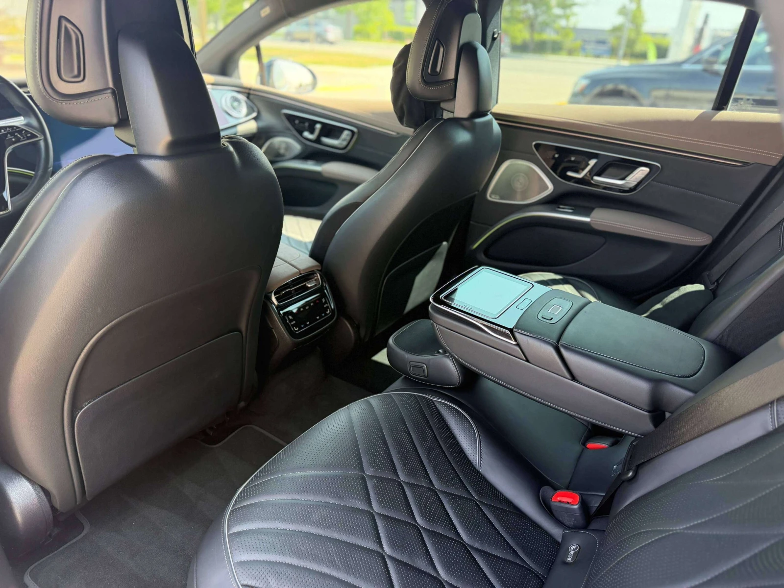 Mercedes-Benz EQS  580! EDITION 1! HIGHLY OPTIONED! * CARFAX * a, снимка 17 - Автомобили и джипове - 56066295