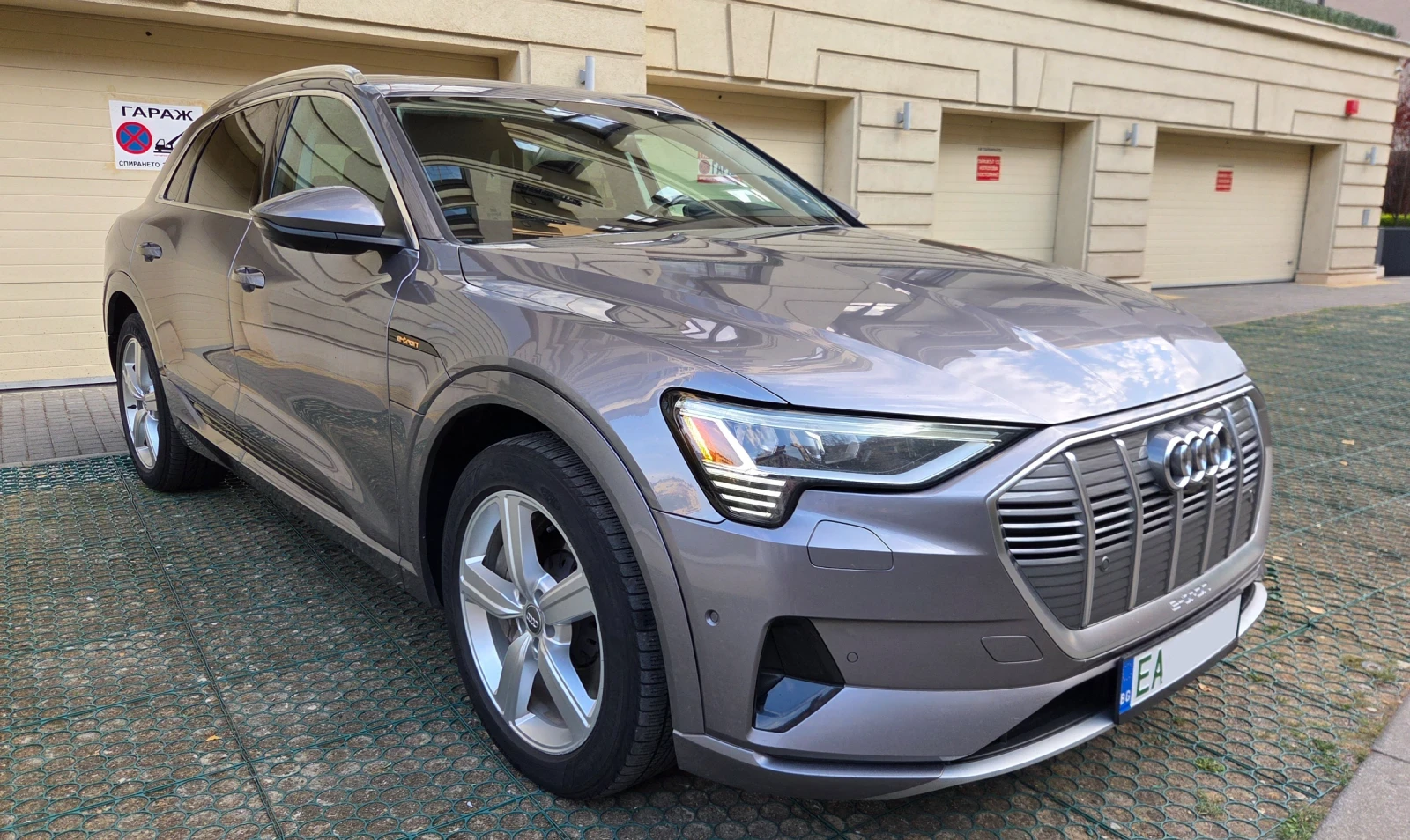 Audi E-Tron 55 Quattro, снимка 7 - Автомобили и джипове - 56152639