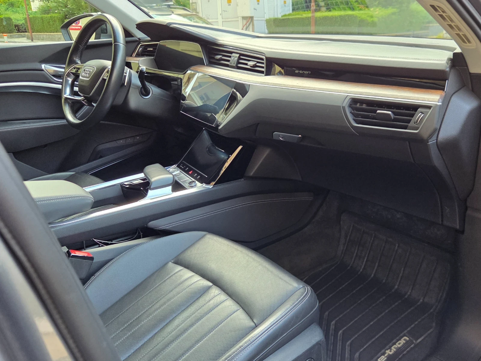 Audi E-Tron 55 Quattro, снимка 10 - Автомобили и джипове - 56152639
