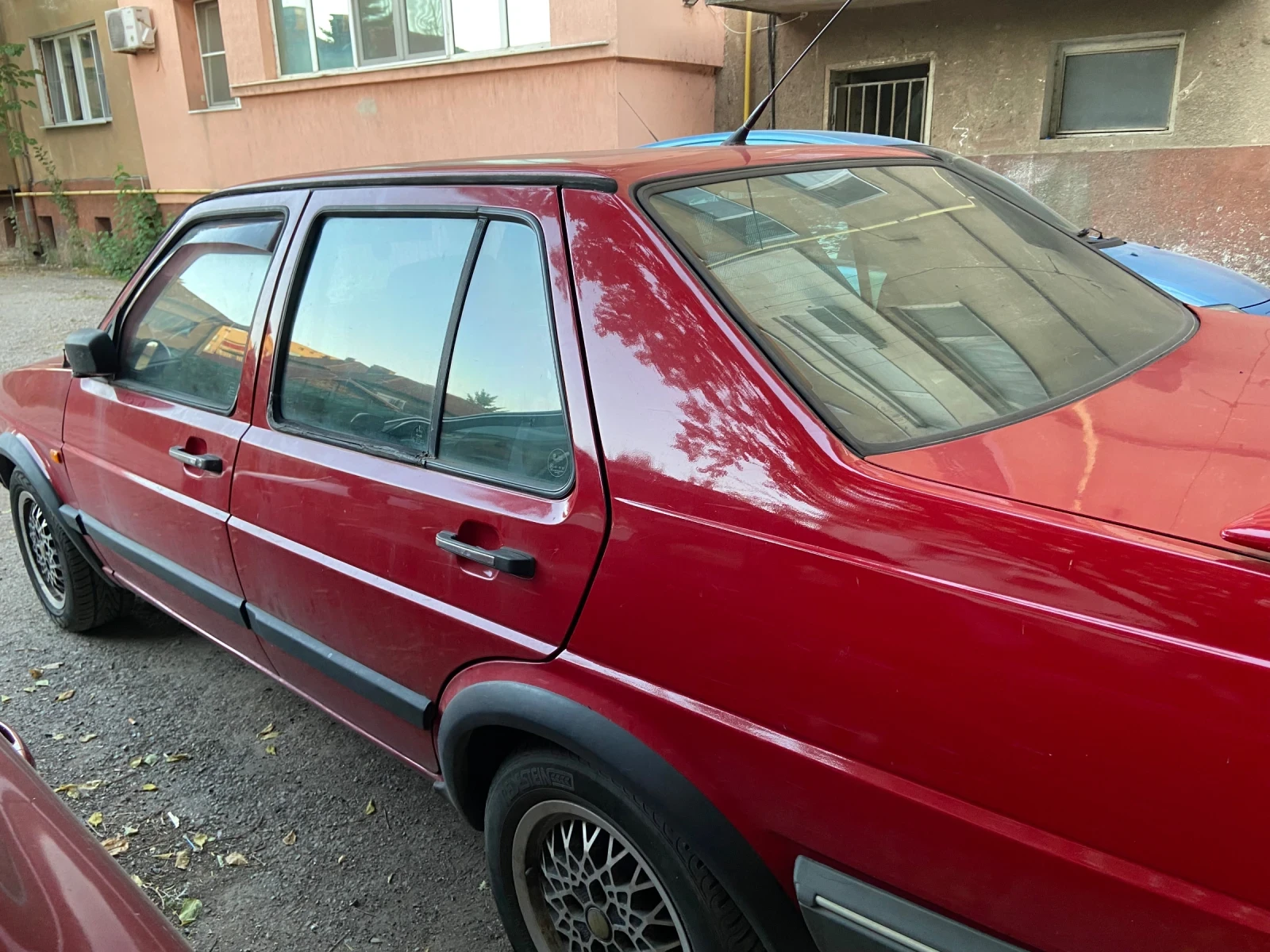 VW Jetta 1, 6 ТД, снимка 5 - Автомобили и джипове - 56313063