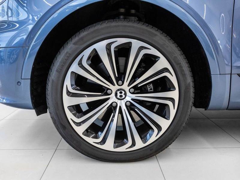 Bentley Bentayga V8/ LONG/ AZURE/ FIRST EDITION/NAIM/ PANO/4-SEATS/, снимка 4 - Автомобили и джипове - 43625312