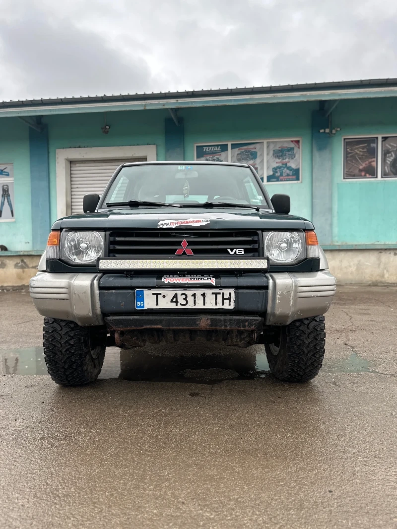 Mitsubishi Pajero, снимка 1 - Автомобили и джипове - 48452851