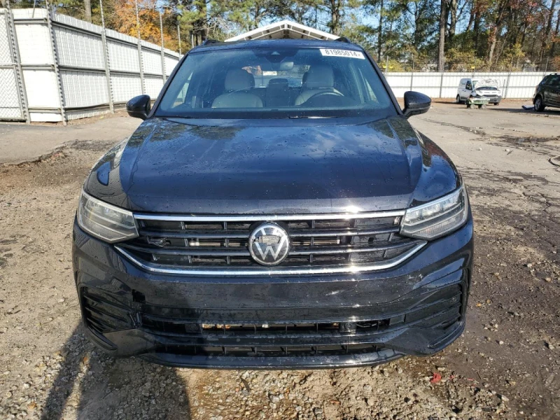 VW Tiguan R-LINE BLACK* Pano* Dig.Tablo* Keyless* , снимка 5 - Автомобили и джипове - 48694688