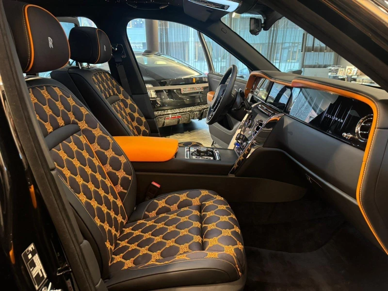 Rolls-Royce Cullinan SERIES II/FACELIFT/SHOOTING STAR/BESPOKE/, снимка 14 - Автомобили и джипове - 51603690