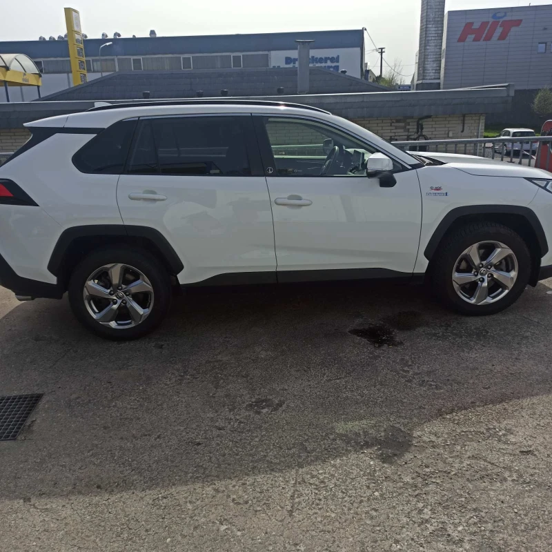 Toyota Rav4 2.5/hibrid, снимка 3 - Автомобили и джипове - 52352621