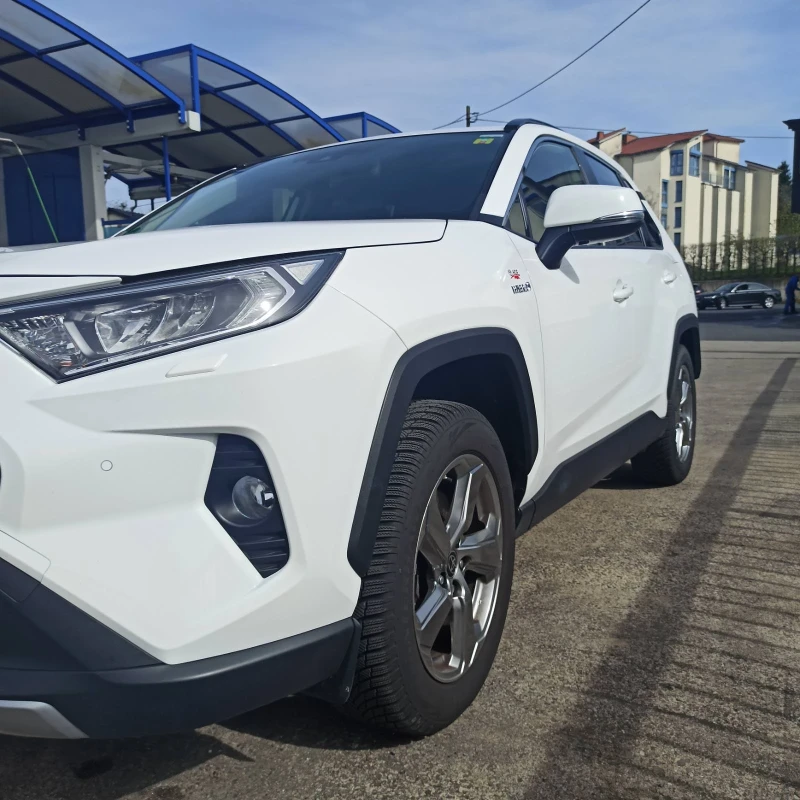 Toyota Rav4 2.5/hibrid, снимка 8 - Автомобили и джипове - 52352621