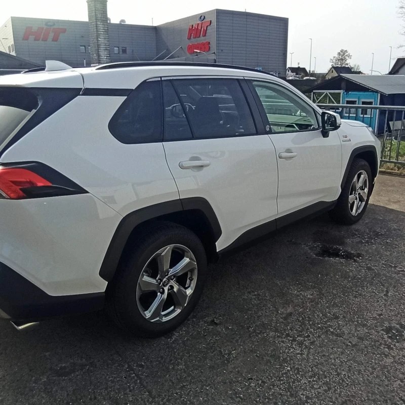Toyota Rav4 2.5/hibrid, снимка 2 - Автомобили и джипове - 52352621