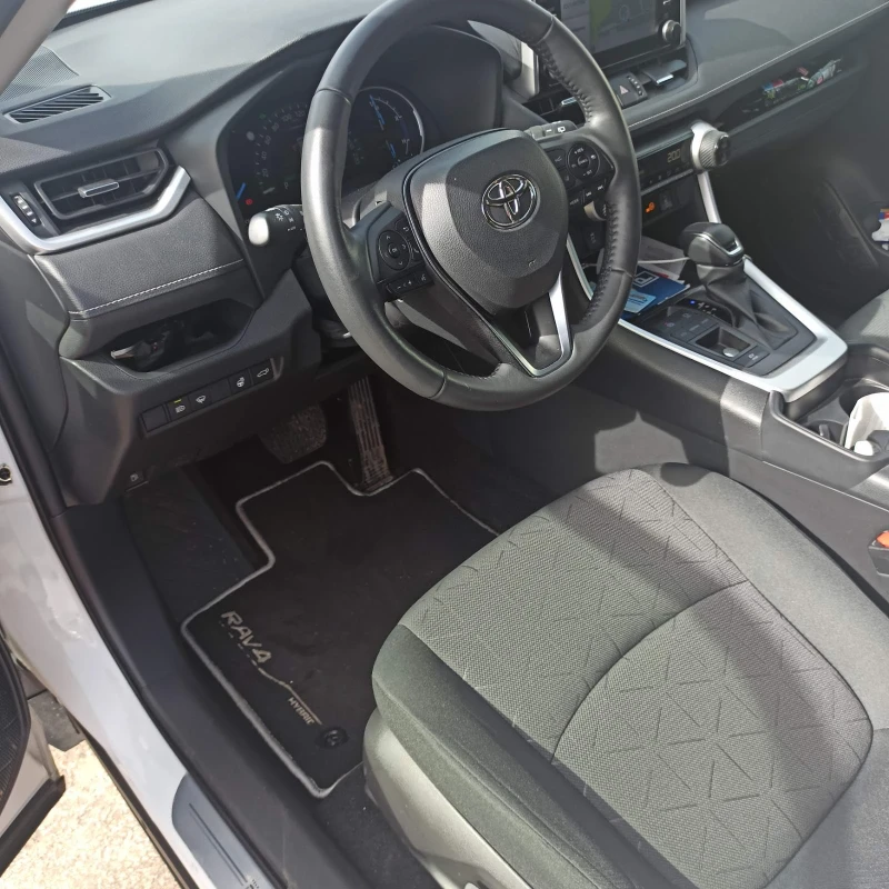 Toyota Rav4 2.5/hibrid, снимка 9 - Автомобили и джипове - 52352621