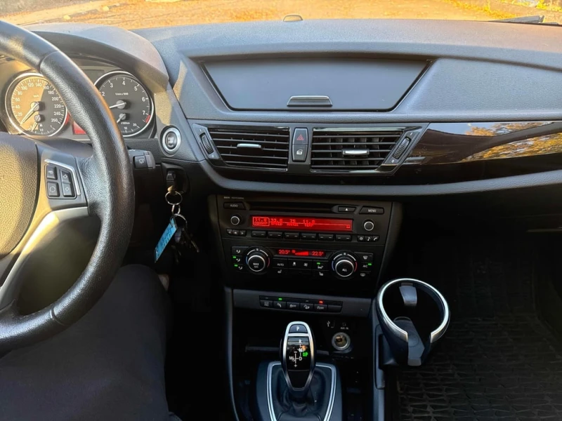 BMW X1 * xDrive28i * CARFAX * БЕЗ ПЪРВОНАЧАЛНА ВНОСКА, снимка 9 - Автомобили и джипове - 52642429