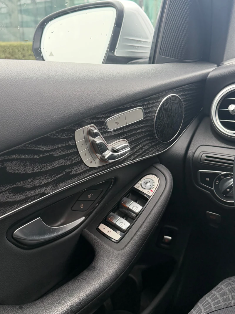 Mercedes-Benz GLC 300 Coupe AMG, снимка 11 - Автомобили и джипове - 52751356