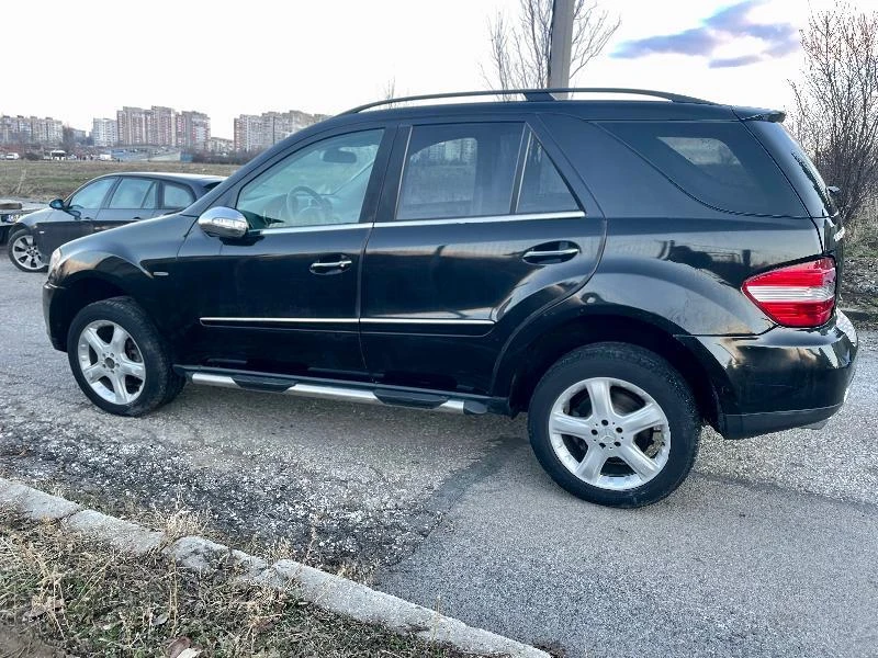 Mercedes-Benz ML 320 Айр матик Harman/kardon ел багажник xenon, снимка 12 - Автомобили и джипове - 37685647