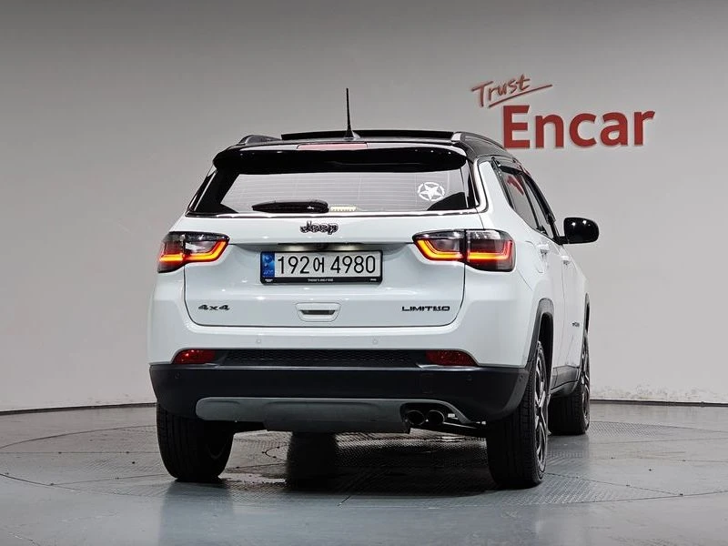 Jeep Compass * 2.4 LIMITED* БЕЗИНЦИДЕНТИ* ЦЕНАДОБГ!, снимка 4 - Автомобили и джипове - 55925392