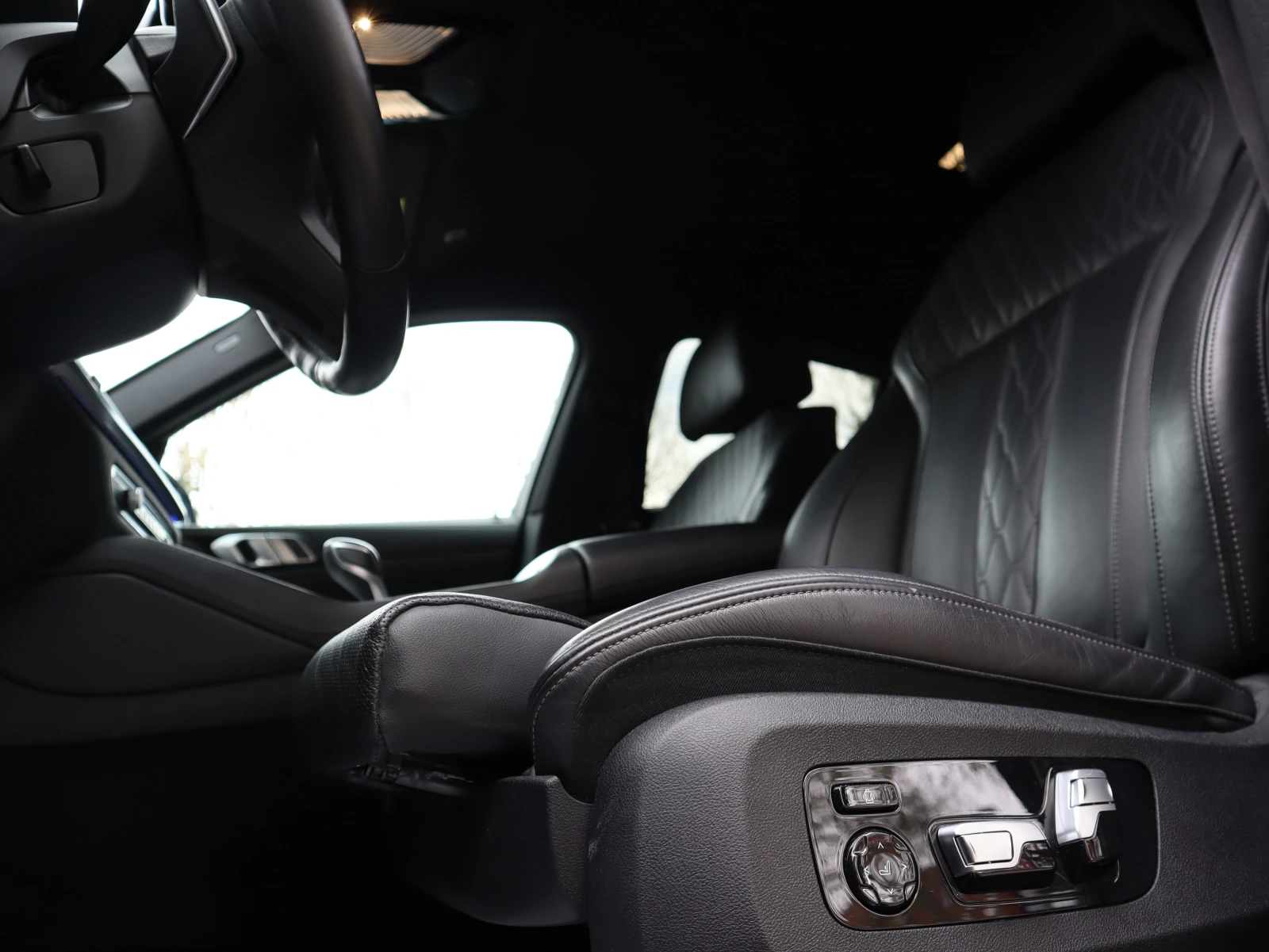 BMW X6 M50I/Harman Kardon/HuD/Laser/Камера/4хПодгрев - изображение 8